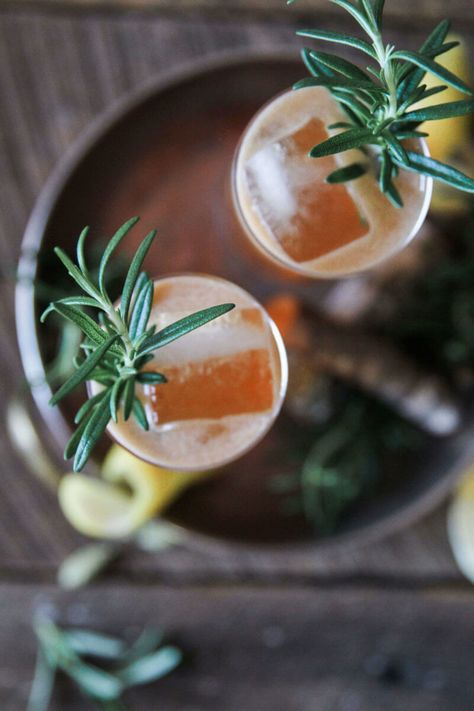 Rosemary Gin Cocktail, Cardamom Syrup, Rosemary Cocktail, Best Gin Cocktails, Ginger Cocktails, Alternative Sweeteners, Sweet Vermouth, Cocktail Bitters, Seasonal Drinks