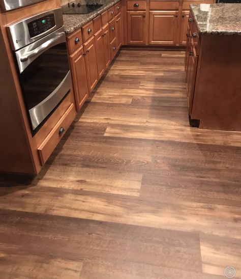 Coretec Plus XL Montrose Oak Lvp Flooring Kitchen Dark Cabinets, Vinyl Plank Flooring With Oak Cabinets, Oak Cabinets Flooring Ideas, Luxury Vinyl Plank Flooring Kitchen, Vinyl Plank Flooring Kitchen, Honey Oak Cabinets, Rustic Wood Floors, Lvp Flooring, Lake House Kitchen