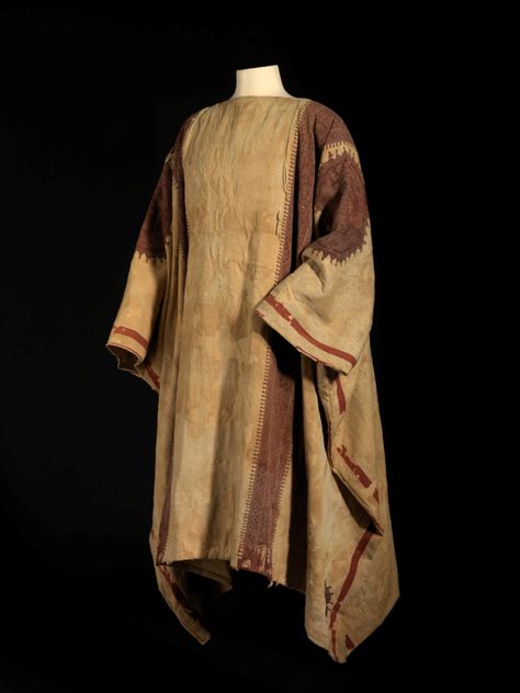 https://www.headquarters-katoennatie.com/en/large-late-roman-woolen-tunic Ancient Tunic, Roman Tunic, Clothing Design Details, Hebrew Clothing, Roman Clothes, Roman Dress, Hood Clothes, Arabic Clothing, One Step Beyond