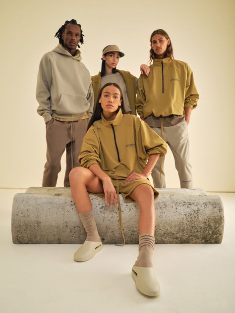 God Clothes, Group Poses, Photo Grouping, Fear Of God Essentials, Foto Poses, Clothing Photography, Fall Essentials, Studio Shoot, Fear Of God