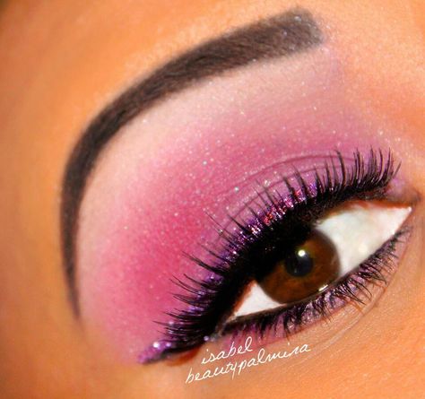 Pink glam Mcbling Makeup, Makeup Utensils, Club Makeup, Eye Makeup Images, Scene Makeup, Makeup Nails Art, Eye Makeup Styles, Magical Makeup, Swag Makeup