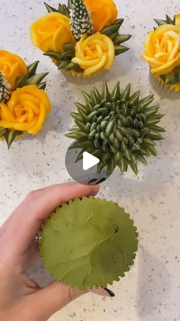 Jane Taylor - Founder of Taylor Made Cake Courses™️ on Instagram: "Perfect as a statement flower for your cupcake bouquets or to add some texture..  Colour used ; my colour range Olive 🫒 available on my shop! I’ve added some uncoloured buttercream to the piping bag first then added green buttercream to get the striping 🍃⁣ .⁣ .⁣ .⁣ .⁣ .⁣ #baking #birthdaycake #cakeart #cakeartist #cakecakecake #cakedecorating #cakedecorator #cakeinspiration #cakelover #cakeoftheday #cakesofinstagram #cakestagram #cakestyle #chocolatecake #cupcakes #dessert #instacake #instagramreels #instareels #reels #reelsbrasil #reelsdaily #reelsdance #reelsindia #reelsinsta #reelsofinstagram #reelstrending #reelsvideo #reelsvideos #reelsviral" Cupcake Techniques, Green Buttercream, Cupcake Flowers, Succulent Cupcakes, Cupcake Bouquets, Jane Taylor, Floral Cupcakes, Piping Bag, Cupcake Art