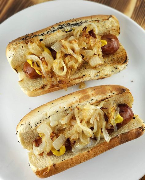 Maxwell Street Polish Polish Sausage Recipes, Hot Dog Sauce Recipe, Polish Recipe, Hot Dog Sauce, Hot Dogs Recipes, Best Sandwich Recipes, Sausage Sandwiches, Polish Sausage, Hot Dog Recipes