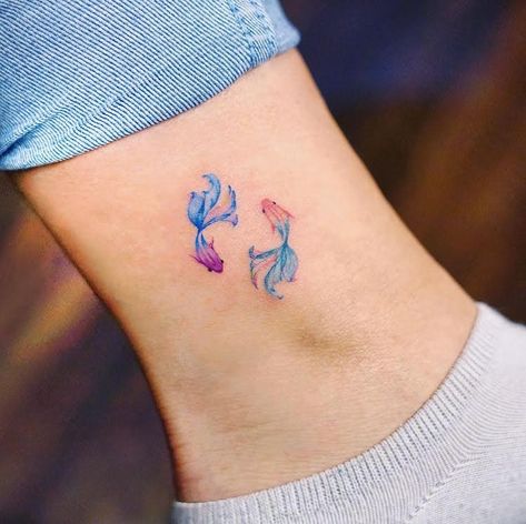 Pisces Tattoo Colorful, Colorful Yin Yang Tattoo, Pisces Tattoo Color, Colorful Fish Tattoo, Cute Fish Tattoo, Room Tattoo, Colorful Tattoo, Pisces Tattoos, Foot Tattoos For Women