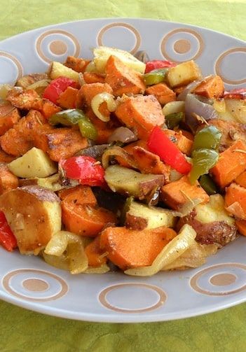 Barely Soup, Black Bean Salad Recipe, Good Soup, Salt Free Seasoning, Roasted Potato, Oven Roasted Potatoes, Bell Pepper Recipes, Side Dishes For Bbq, Salt Free