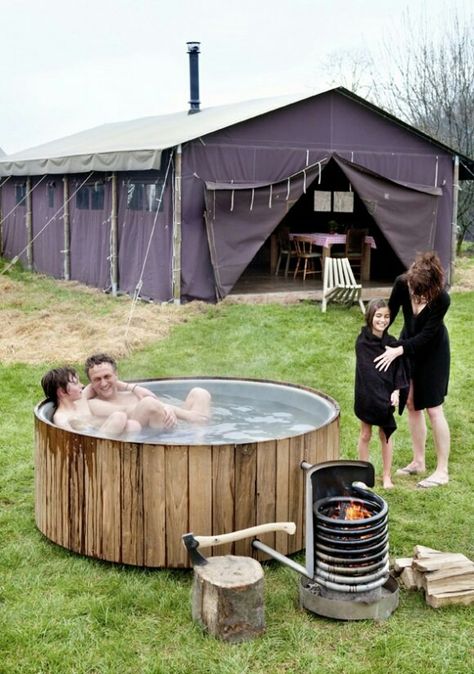 Outdoor Hot Tub, Outdoor Wood Projects, Diy Hot Tub, Outdoor Tub, Outdoor Baths, Tank Pool, Jacuzzi Outdoor, Outdoor Bathrooms, Hot Tub Outdoor