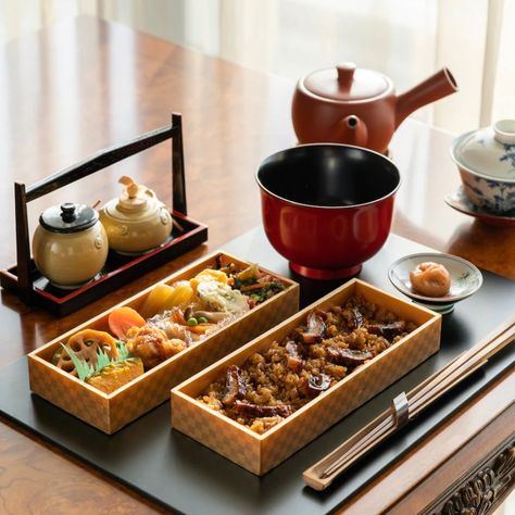 Japanese Bento Box, Food Education, Japanese Bento, Japanese Dishes, Restaurant Offers, Japanese Restaurant, Asian Food, Bento Box, Japanese Food