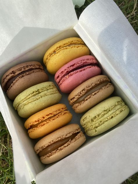 dessert macaroons in paris france aesthetic inspo Macaron Aesthetic, Macaroons Aesthetic, Meat Poster, Macarons Aesthetic, World Food Safety Day, Food Safety Day, Kue Macaroon, I Want Food, Food Day