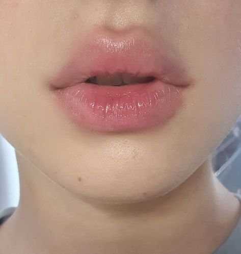 Lip Claim, Pouty Lips, Lips Inspiration, Laneige Water Sleeping Mask, Beauty Aesthetic, روتين العناية بالبشرة, Beauty Goals, Pretty Skin, Beautiful Lips