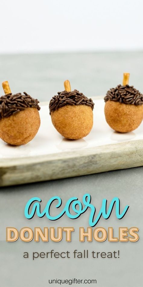 Fall Finger Foods, Donut Holes Recipe, Fall Donuts, Donut Hole Recipe, Autumn Treats, Donut Dessert, Easy Autumn Recipes, Fall Comfort Food, Fall Snacks