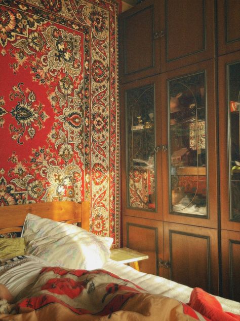 Eastern European Bedroom, Russian Home, European Bedroom, Russian Interiors, Childhood Aesthetic, European Aesthetic, Traditional Interior Design, Red Rooms, Unusual Art