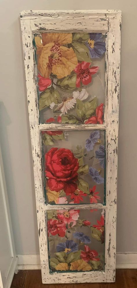 Decoupage Paper Free, Old Window Crafts, Old Window Decor, Old Window Panes, Window Frame Decor, Painted Window Art, Painting On Glass Windows, Old Window Projects, Window Crafts