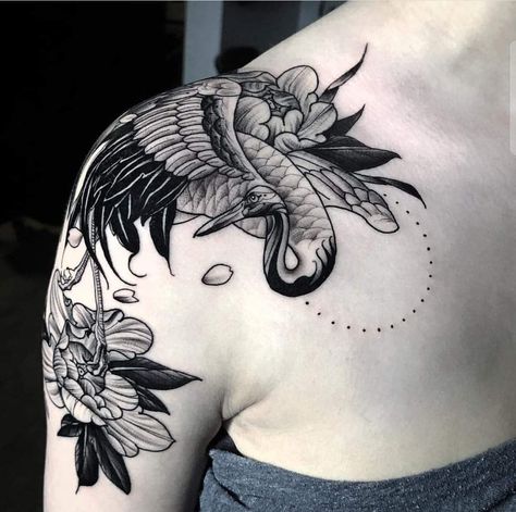 Japanese neotraditional crane tattoo Crane Shoulder Tattoo, Japanese Neotraditional, Japanese Crane Tattoo, Tattoo Crane, Heron Tattoo, Tattoos Japanese, Clavicle Tattoo, Crane Tattoo, Chrysanthemum Tattoo