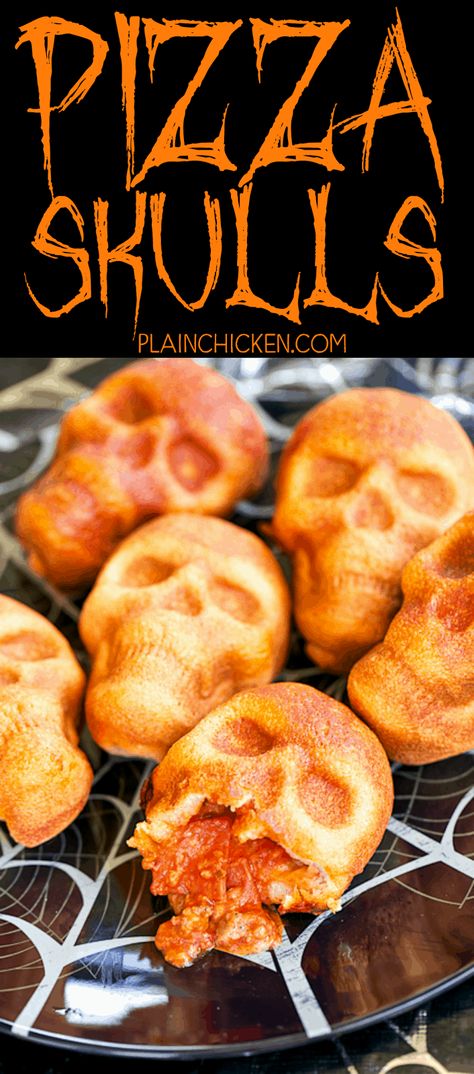 Pizza Skulls, Bake And Freeze, Skull Pizza, Pizza Pocket, Halloween Pizza, Recetas Halloween, Halloween Food Dinner, Halloween Food Appetizers, Pizza Pockets