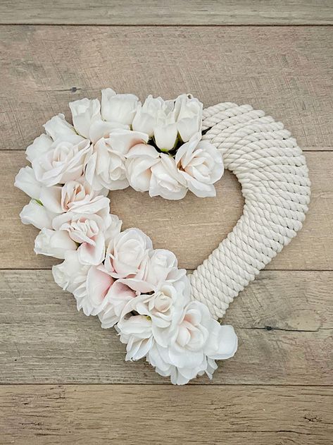 Heart Wreath Form, Cute Picture Frames, Rope Wreath, Diy Valentines Day Wreath, Valentine's Day Wreath, Heart Shaped Wreaths, Heart Shaped Frame, Hula Hoops, Valentine Day Wreaths