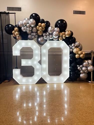 Marquee Numbers With Balloons And Lights, 40 Birthday Lights, Marque Numbers With Balloons, 30th Birthday Marquee, 60 Marquee Numbers, Light Numbers Birthday, Balloons And Marquee Numbers, Led Numbers With Balloons, 60 Marquee Numbers With Balloons