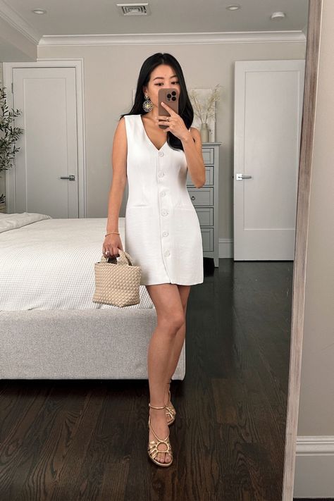 Vacation outfit abercrombie white vest mini dress Mini Dress And Blazer Outfit, Vest Dress Outfit, Dress And Blazer Outfit, Moda Safari, Abercrombie Dress, Extra Petite, Soft Gamine, Summer Vacation Outfits, White Vest