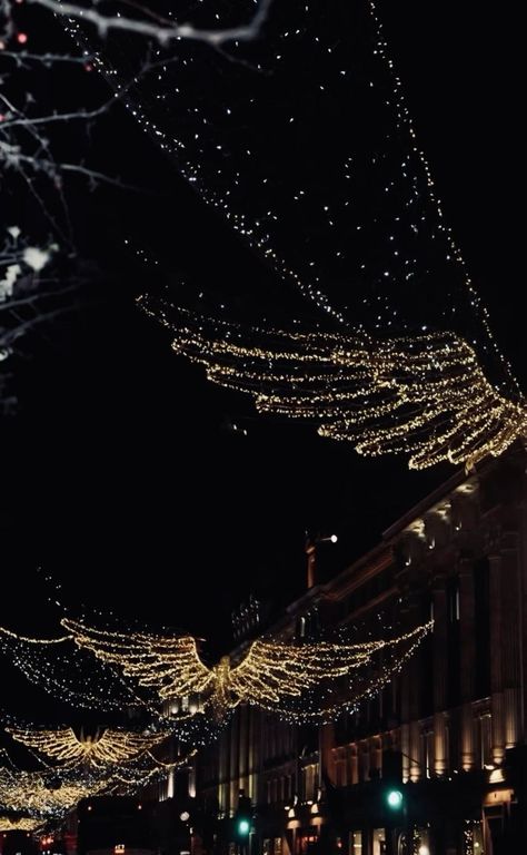 London Mayfair Aesthetic, Jazz Christmas Aesthetic, Mayfair London Aesthetic, London At Night Aesthetic, London Night Aesthetic, London Christmas Aesthetic, London Christmas Lights, Michael Buble Christmas, London Nightlife