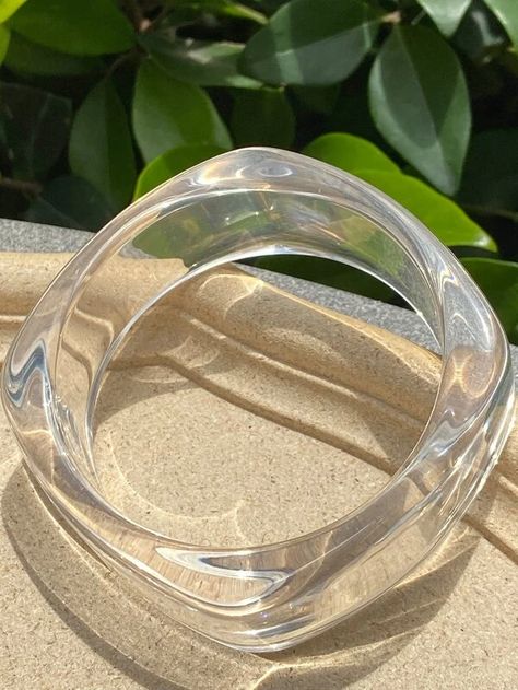 Simple Clear Bracelet | SHEIN USA Clear Bracelet, Stile Boho Chic, Acrylic Bracelet, Boho Chique, Resin Bangles, Resin Bracelet, Transparent Resin, Estilo Boho Chic, The Bangles