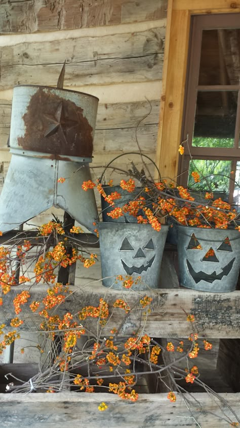 Fall for it all at the cabin Halloween House Party Decorations, Porche Halloween, Makeup Clown, Rustic Halloween Decor, Rustic Halloween, Halloween House Party, Primitive Fall, Adult Halloween Party, Primitive Halloween