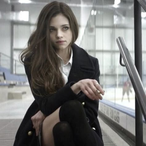 India Eisley Movies, India Eisley, Five Hargreeves, Jolie Photo, Just Girly Things, Aesthetic Girl, Korean Girl, Brown Hair, Pretty People