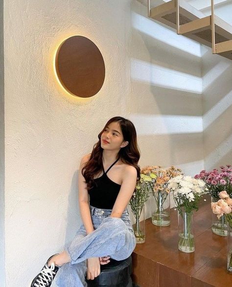 Ootd Tanktop, Current Hairstyles, Girls Dress Outfits, Self Portrait Poses, Korean Casual Outfits, Don Juan, Casual Day Outfits, Best Photo Poses, Instagram Pose