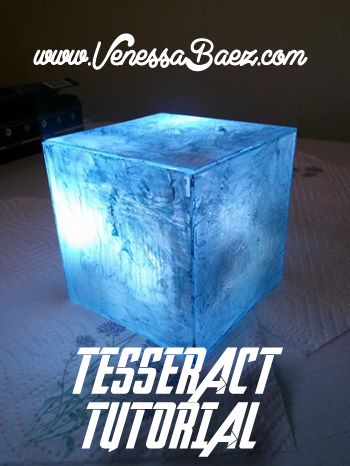 Tesaract Cube, Diy Marvel Props, Tesseract Diy, Diy Tesseract, Marvel Tesseract, Marvel Crafts, Marvel Diy, Geek Home Decor, Diy Geek