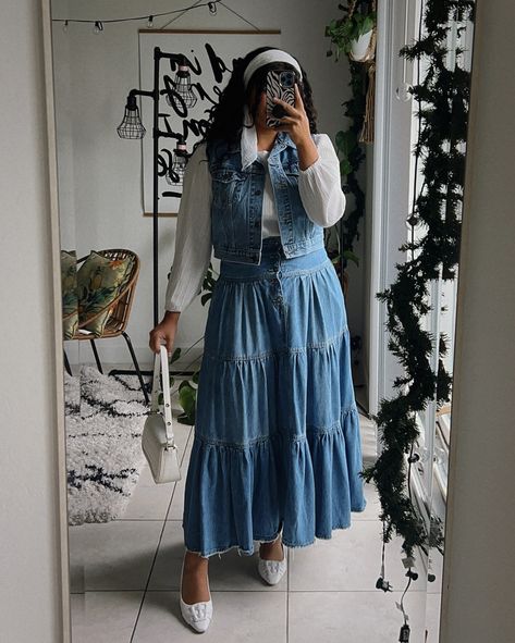 me 🤝 a denim moment Modest Concert Outfit, Cute Apostolic Outfits, 20’s Fashion, Apostolic Outfits, Modest Church Outfits, 2024 Fits, Apostolic Clothing, Elegant Wear, Skirt Inspiration