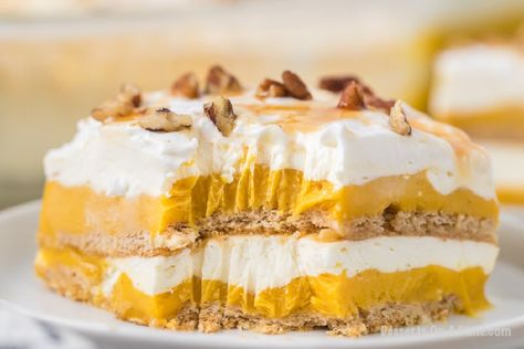 Pumpkin Lasagna Pumpkin Cheesecake Lasagna, Pumpkin Lasagna Dessert, Cheesecake Lasagna, Lasagna Dessert, Layered Pumpkin Dessert, Dessert For Fall, Cheesecake Pumpkin, Pumpkin Lasagna, Pumpkin Filling