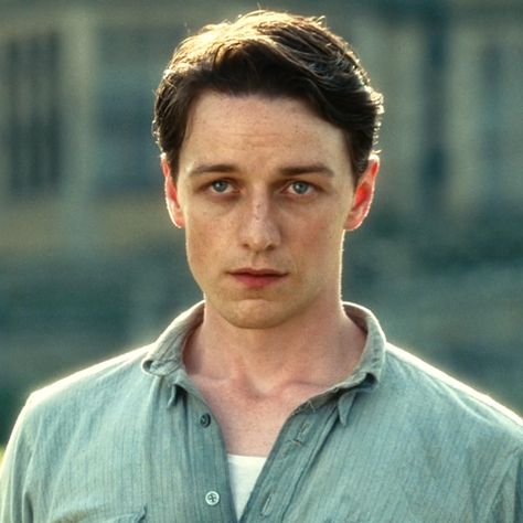 James Mcavoy 90s, Bald James Mcavoy, Robbie Turner Atonement, James Mcavoy Young Cute, Atonement James Mcavoy, Robbie Atonement, Male Yearning, Young James Mcavoy, James Mcavoy Icon