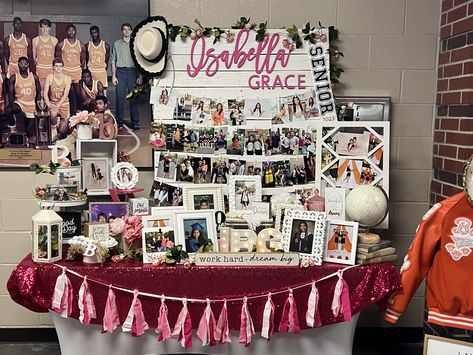 Senior Volleyball Table Ideas, Senior Table Display, Graduation Party Picture Display, Senior Table, Senior Volleyball, Volleyball Senior Night, Graduation Party Pictures, Senior Party, Graduation Party Table