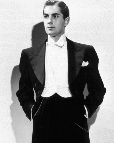 Old Hollywood Men Suits, Golden Age Of Hollywood Aesthetic, Hollywood Suits, Old Hollywood Prom, White Tie Event, Suits Harvey, Old Hollywood Movie, Cut Out People, Tyrone Power