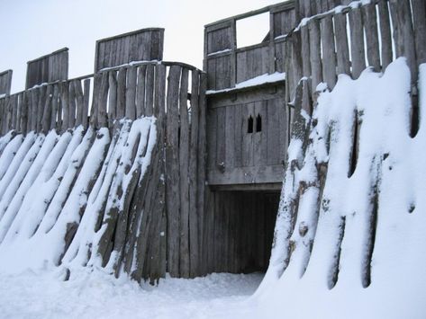 Viking Fortress, Viking House, Wall Game, Black Castle, Viking Life, House Stark, Viking History, Norse Vikings, Nordic Wall