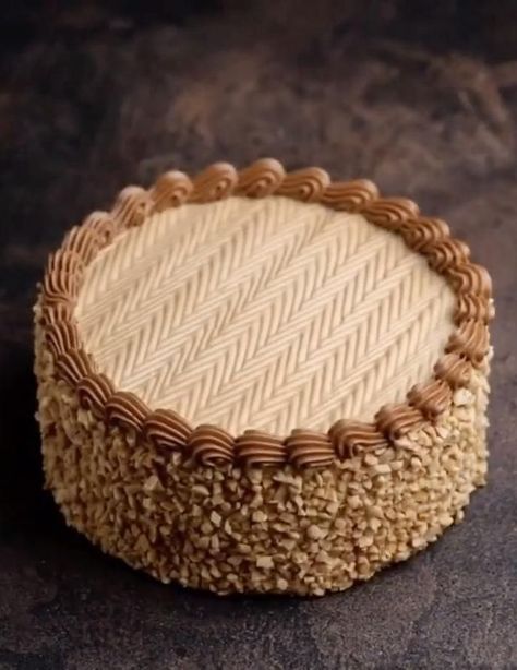 Modern Pastry, Easy Vanilla Cake Recipe, Patisserie Fine, Mocha Cake, Cake Recipes Easy Homemade, Simple Cake Designs, Cake Decorating Piping, Cake Decorating Frosting, Cake Recipes From Scratch