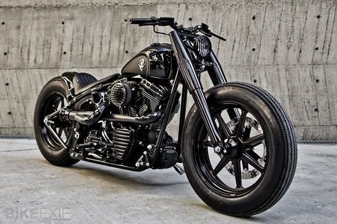 “Shadow Rocket” Harley-Davidson FLSTF Softail Fat Boy 2002 by Rough Craft Hd Fatboy, Motor Harley Davidson, Мотоциклы Harley Davidson, Harley Fatboy, Roland Sands Design, Мотоциклы Cafe Racers, Bike Exif, Fat Boy, Custom Harleys