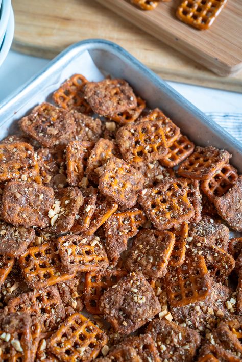 Twelve Tomatoes Butter Toffee Pretzels, Butter Toffee Pretzels By 12 Tomatoes, Toffee Butter Pretzels, Pretzels With Rolos And Pecans, Sweet N Salty Snack Mixes, Toffee Pretzels With Heath Bits, Heath Pretzels, Square Pretzel Treats, Butter Toffee Pretzels 12 Tomatoes