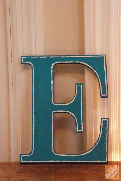 DIY Gift Ideas: Decorated Wooden Letters Wooden Letter Decoration Ideas, Diy Wall Letters, Wooden Letters Decorated, Alphabet Letter Crafts, Painting Wooden Letters, Wooden Initials, Letter Crafts, Wooden Monogram, Letter Decor