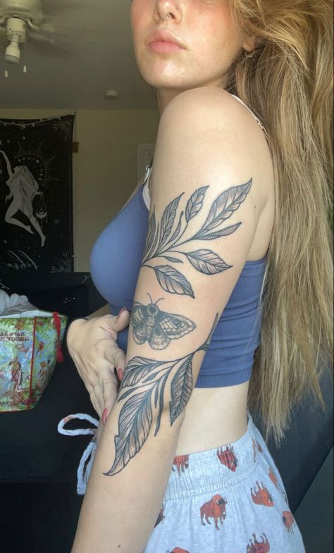 Back Tattoo Women Upper, Half Sleeve Tattoo Upper Arm, Tattoo Leaf, Tattoo Leaves, Above Elbow Tattoo, Half Arm Sleeve Tattoo, Arm Cover Up Tattoos, Tattoos Abstract, Upper Arm Tattoo