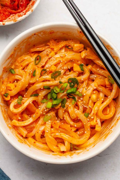 Cheesy Kimchi Udon Noodles (5 Minutes) - Okonomi Kitchen Cheesy Kimchi Noodles, Cheesy Korean Noodles, Udon Noodle Recipe, Kimchi Udon, Cheesy Noodles, Okonomi Kitchen, Kimchi Noodles, Udon Noodles Recipe, Udon Recipe