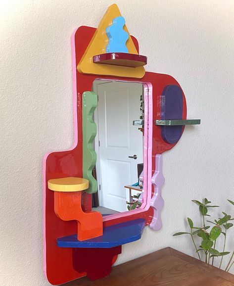 Weird Mirror, Hair Salon Decor Ideas, Apartment Concept, Nyc Room, Colourful Furniture, Kawaii Rooms, Nyc Rooms, Eclectic Room, Salon Decor Ideas