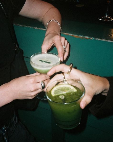 🍵MATCHA DRINKS FOR THE WIN🍵 Way Out West is coming up in Gothenburg, WAO Matchas home town, and we want to party with you! We’ll be serving WAO drinks at @loungesgbg day party this Friday. You’ll find us in lemon bar! We will also be topping of one of @wetcityspirits amazing drinks at the 18+ location during the festival @wayoutwestfestival We hope to meet all of you matcha lovers there! Xx #wayoutwest #event #matchadrink Green Drinks Alcohol Aesthetic, The Matcha Club, Matcha Martini, Mojito Aesthetic, Matcha Bar, Green Drinks Alcohol, Matcha Bars, Green Cocktail, Matcha Drink