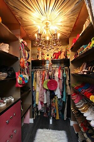 Eclectic Dressing Room, Bedroom Into Dressing Room, Maximalist Closet, Funky Closet, Vintage Dressing Rooms, Dream Dressing Room, Funky Bedroom, Bifold Closet Doors, Maximalist Home