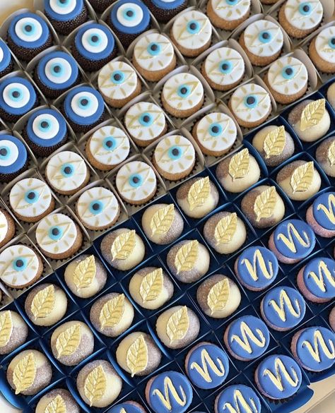 Mamma Mia Cupcakes Ideas, Evil Eye Cupcakes, Evil Eye Party Decoration, Mamma Mia Brunch, Greece Birthday Party Ideas, Greece Birthday, 17th Birthday Party Ideas, Greek Party, Evil Eye Art