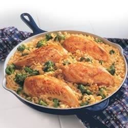 Chicken, broccoli and rice in a creamy gravy are the stars in this easy skillet supper. Chicken Rice Dinner, Campbells Recipes, Rice Recipes For Dinner, Rice Dinner, Rachel Ray, Chicken And Rice, Rice Casserole, Cheesy Chicken, Chicken Broccoli