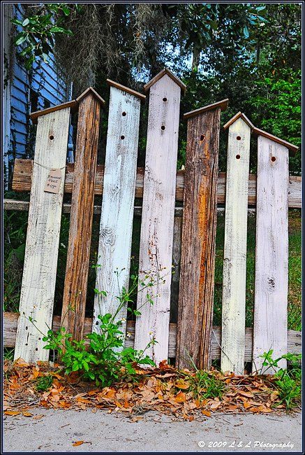 House Fencing, Play Area Backyard, Wooden Boards, Backyard Play, Charming Garden, Garden Gate, Easy Garden, Rustic Gardens, Garden Fence