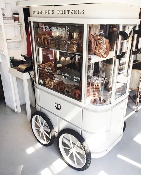 Cute Food Cart, Pretzel Food Truck, Smoothie Cart, Sweet Cart On Wheels, Mobile Food Cart Design Ideas, Bakery Cart, Bike Ice Cream Cart, Bike Food Cart Design, Kombi Food Truck