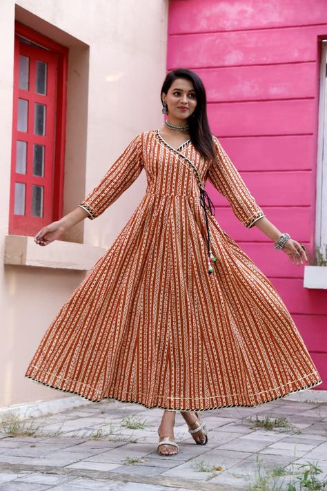 *Deewali Festival Addition* *Beautiful Anarkali 💃🏻Kurti with Gota lace* *Bagru Hand block Printed Collection* *Size:- 38-46 ( S to XXL)* *Kurti Length :- 52 Inches* *Kurti flair:- 3.5 mtr (18 Kali)* *Sleeve :- 17 Inches* *Book Now* Kali Wali Kurti Design, Kali Kurti Design, Banarasi Suit Designs, Beautiful Anarkali, Simple Kurti, Banarasi Suit, Designer Anarkali Suits, Frock Patterns, Simple Kurti Designs