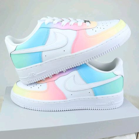 Tenis Air Force, Vivienne Westwood Shoes, Nike Shoes Women Fashion, Custom Sneakers Diy, Pretty Sneakers, Diy Sneakers, Preppy Shoes, Pretty Shoes Sneakers, All Nike Shoes