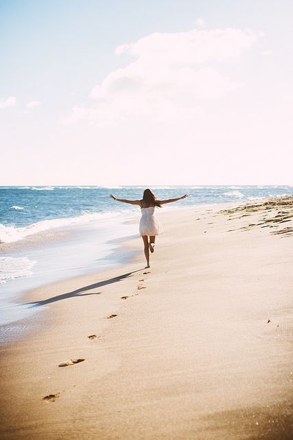 Beach Photoshoot Ideas, Tropical Travel Destinations, Beach Photography Poses, Foto Tips, Beach Portraits, Travel Outdoors, Beach Poses, Beach Photoshoot, Island Beach