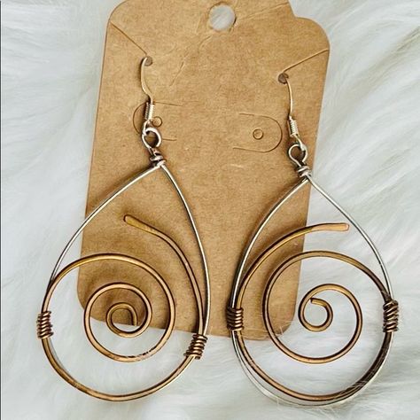 Ohm Jewelry, Wire Jewelry Earrings, Wire Jewelry Patterns, Wire Jewelery, Wire Wrap Jewelry Designs, Boho Hoop Earrings, Diy Jewelry Earrings, Earrings Ideas, Jewelry Designing